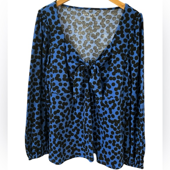 ⭐️ 3 for $10 LAST CHANCE Blue and Black Long-Sleeved Blouse - Picture 2 of 5